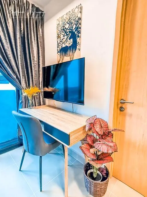 The Colony By Infinitum Best Pool View Klcc Trx Merdeka 118 Kl Tower Kuala Lumpur Apartment