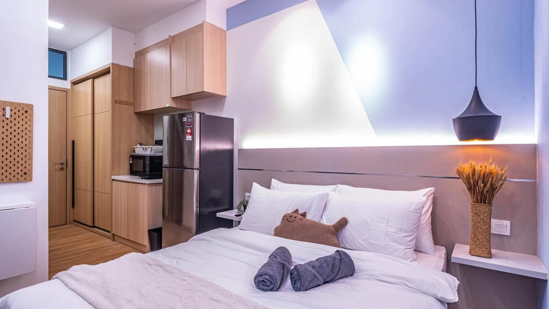 The Colony By Infinitum Best Pool View Klcc Trx Merdeka 118 Kl Tower Kuala Lumpur Apartment
