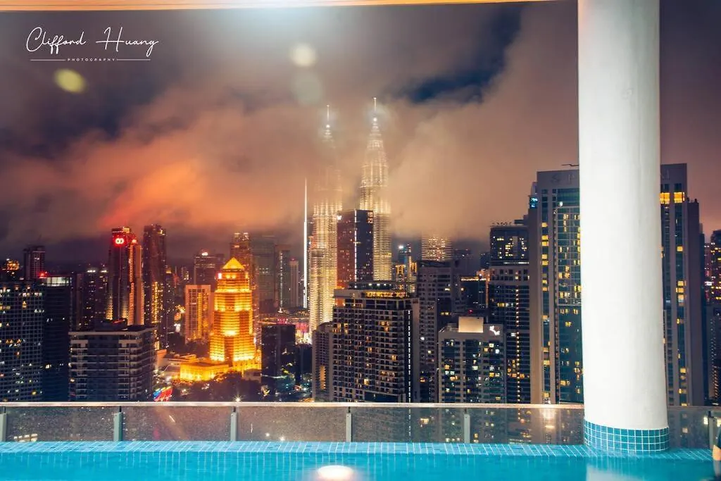The Colony By Infinitum Best Pool View Klcc Trx Merdeka 118 Kl Tower 吉隆坡