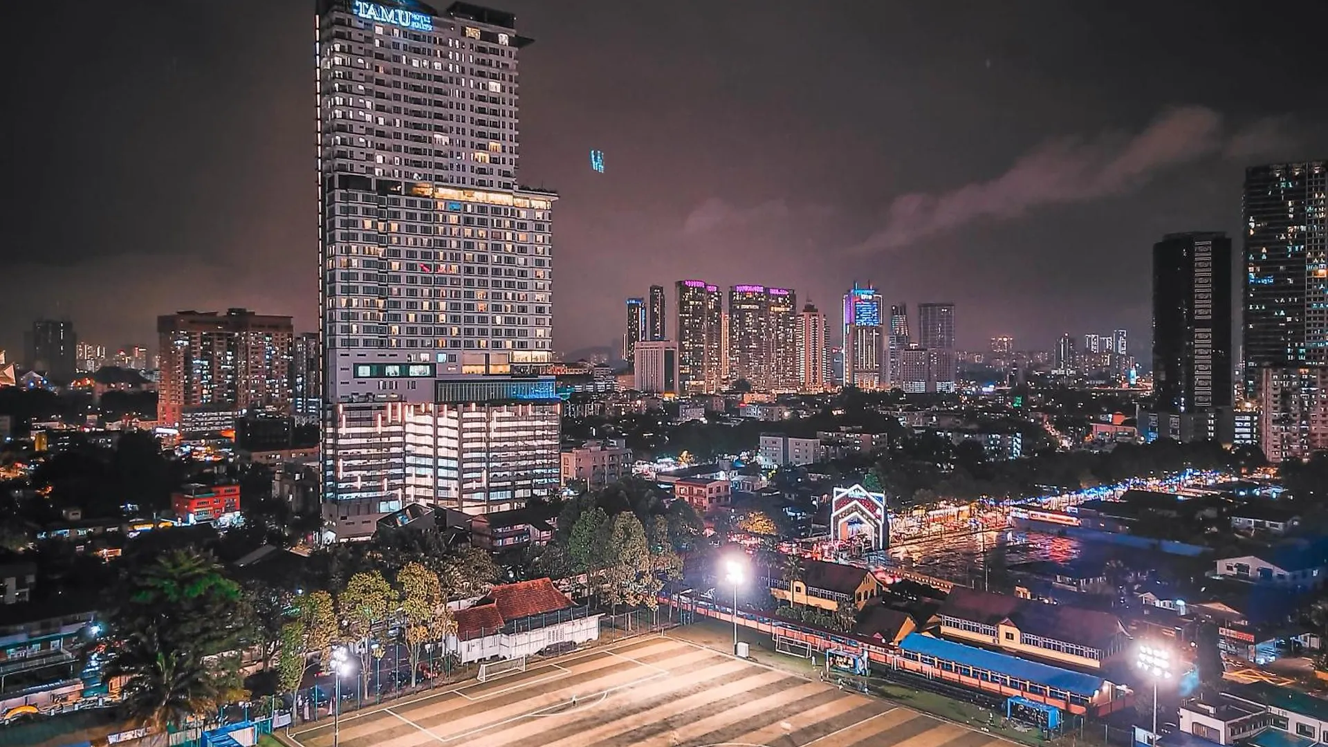 The Colony By Infinitum Best Pool View Klcc Trx Merdeka 118 Kl Tower 吉隆坡 0*,  马来西亚